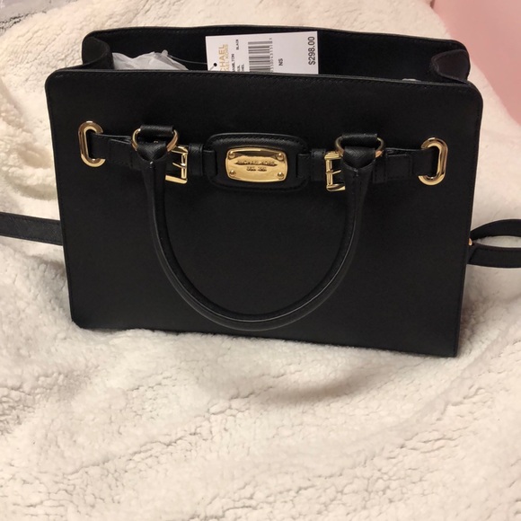 Michael Kors Handbags - NWT Michael Kors Bag